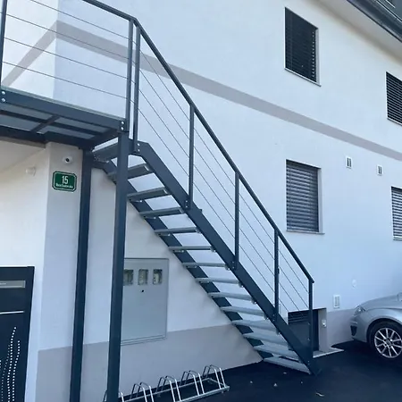Kovaceva 15, App 1, Free Parking